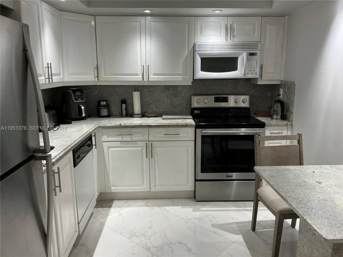 Apartment for rent at 400 Leslie Dr #207, Hallandale, FL 33009