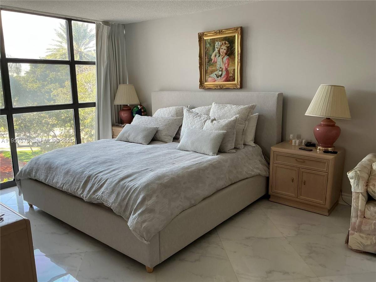 Apartment for rent at 400 Leslie Dr #207, Hallandale, FL 33009