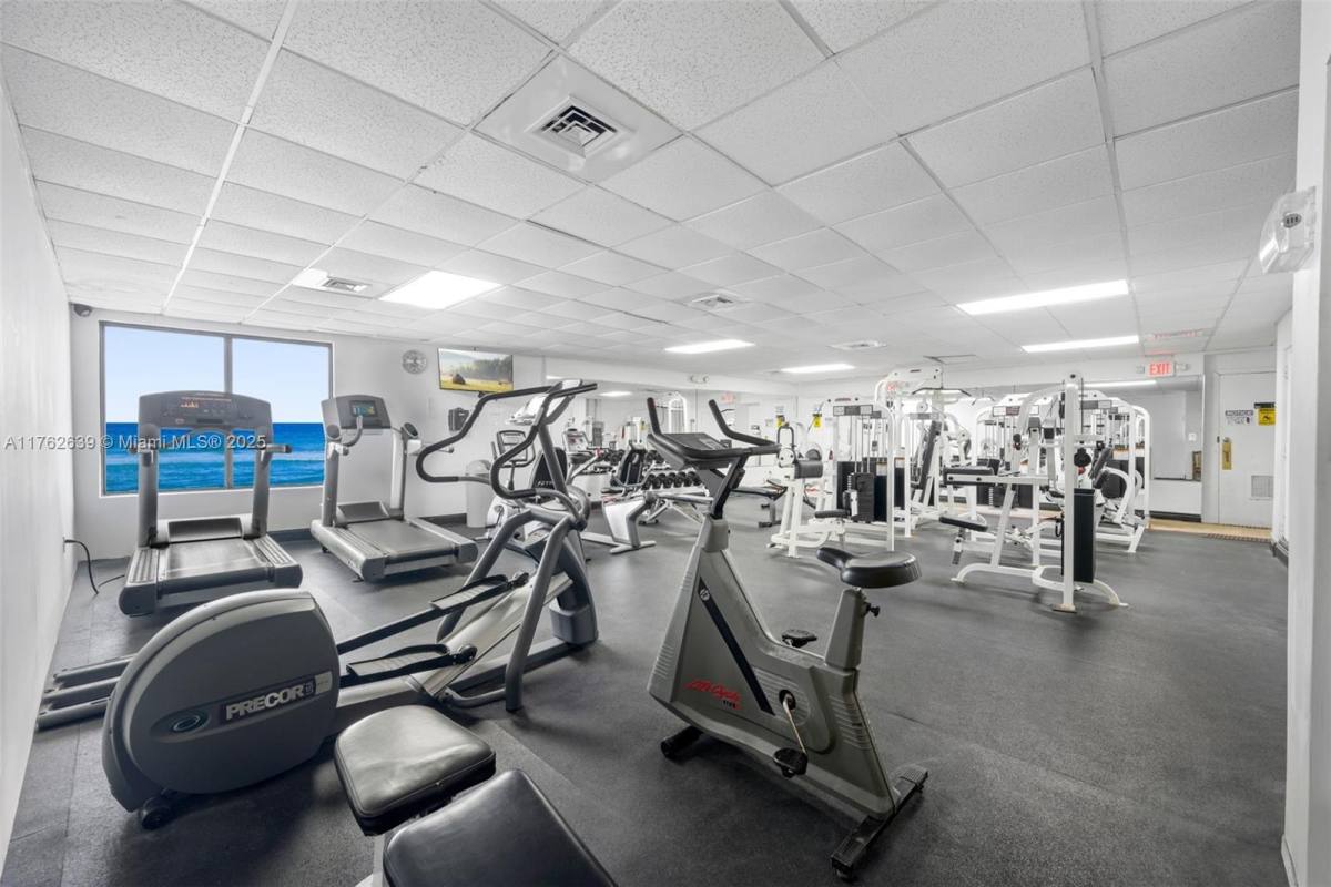 Apartment for rent at 3725 S Ocean Dr #924, Hollywood, FL 33019