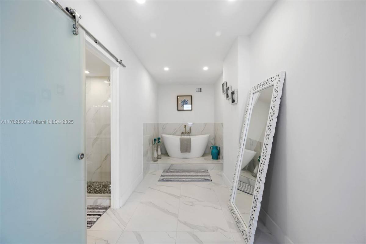 Apartment for rent at 3725 S Ocean Dr #924, Hollywood, FL 33019