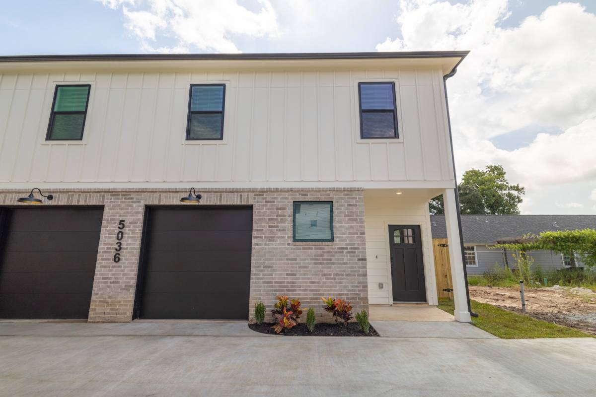 Apartment for rent at 5036 Mallow St #5036B, Houston, TX 77033