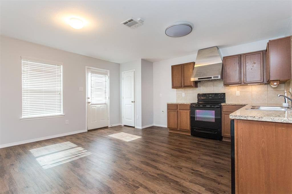 Apartment for rent at 2103 Meadow Park Dr, Princeton, TX 75407