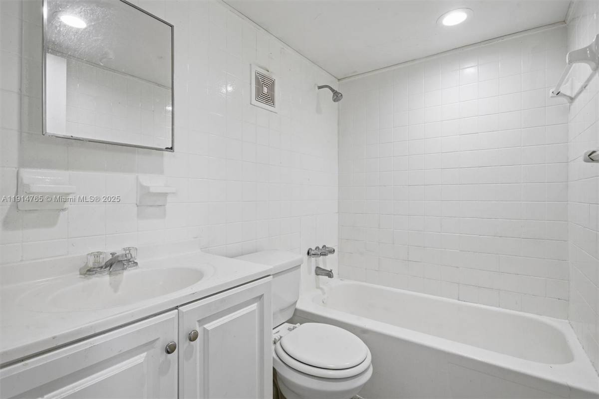 Apartment for rent at 2405 NW 135th St #326, Miami, FL 33167