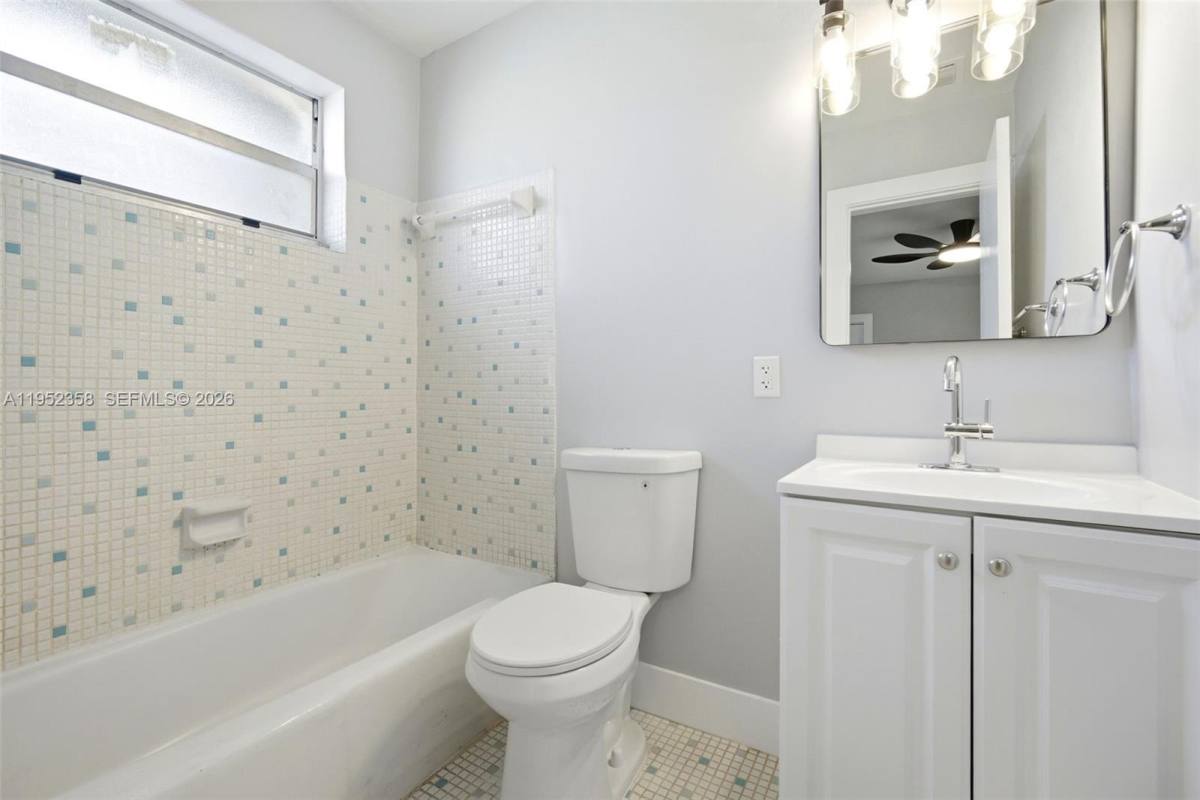 Apartment for rent at 2440 Hayes St #15, Hollywood, FL 33020