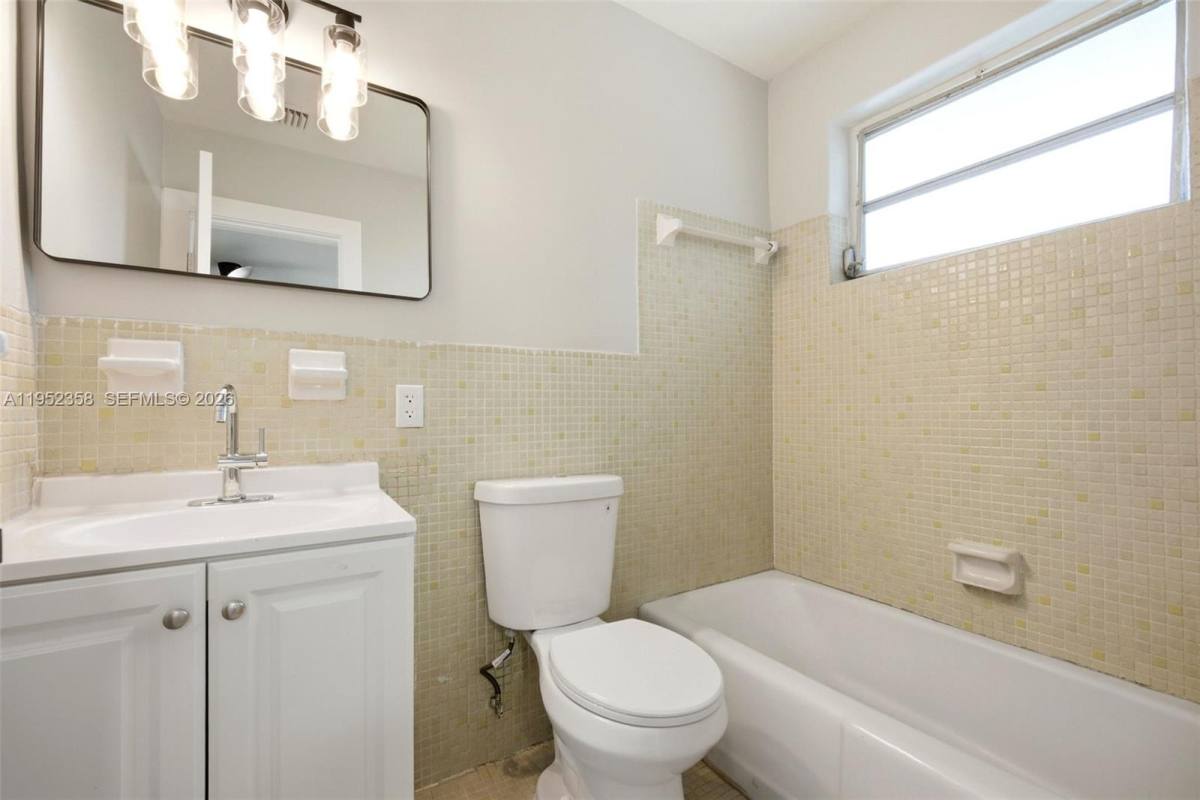 Apartment for rent at 2440 Hayes St #15, Hollywood, FL 33020