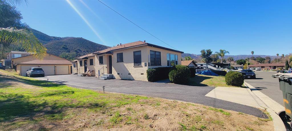 Townhouse for rent at 16911 Glenetta Way #2, Lake Elsinore, CA 92530