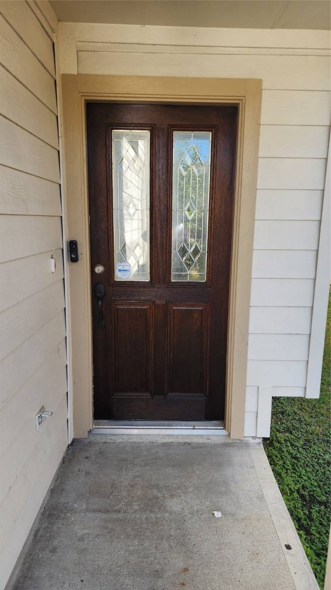 Townhouse for rent at 11430 Hackmatack Way, Houston, TX 77066