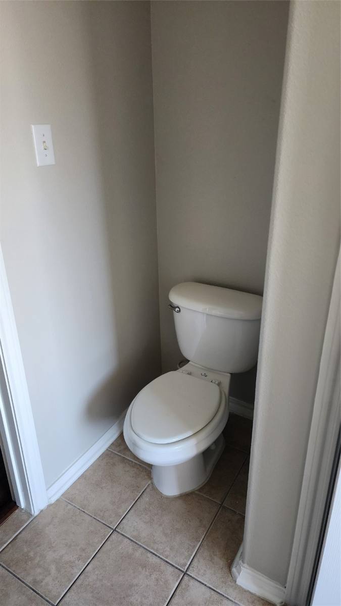 Townhouse for rent at 11430 Hackmatack Way, Houston, TX 77066