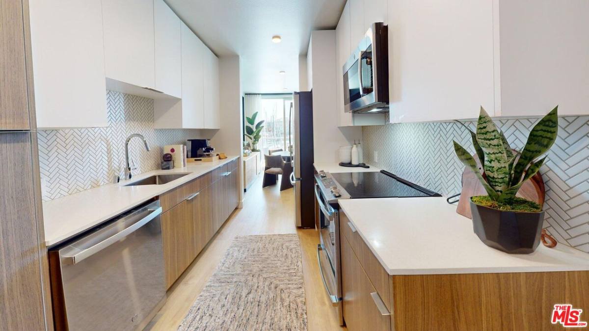 Apartment for rent at 13900 Panay Way #13900M105, Marina Del Rey, CA 90292