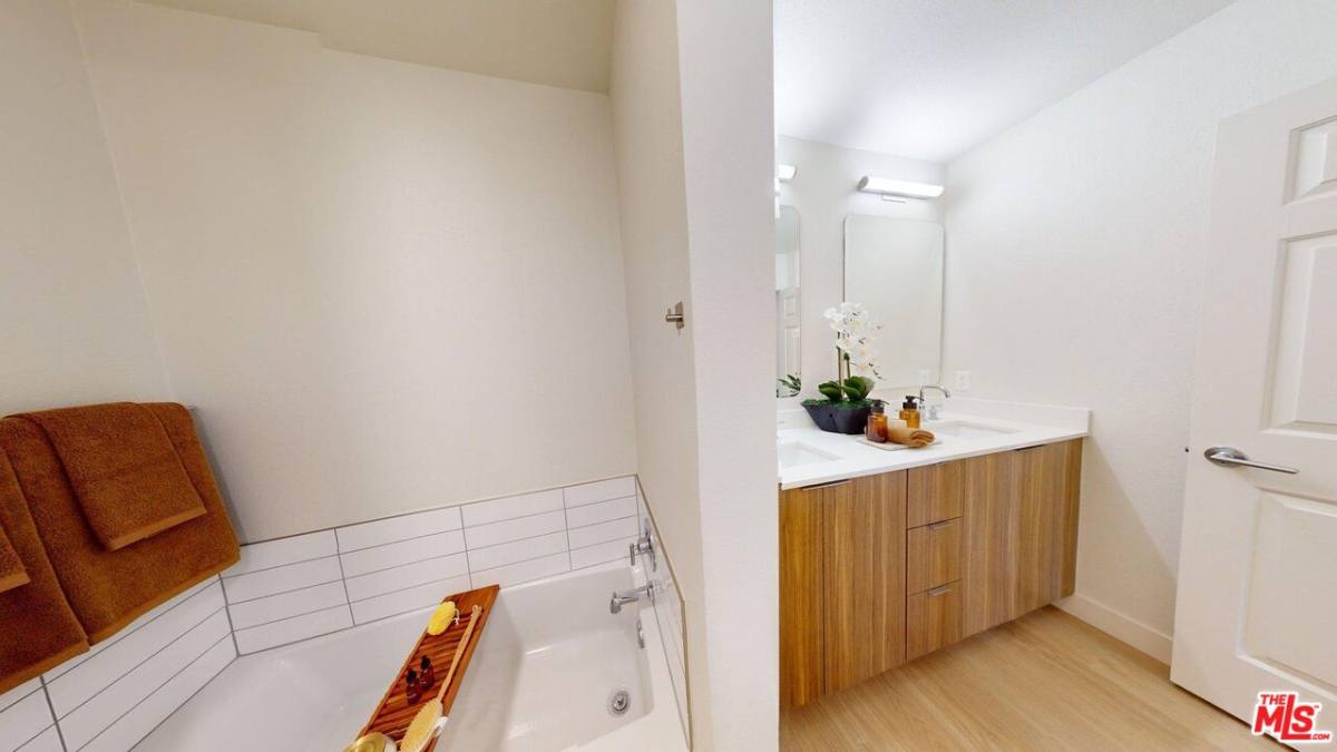 Apartment for rent at 13900 Panay Way #13900M105, Marina Del Rey, CA 90292