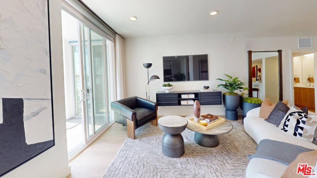 Apartment for rent at 13900 Panay Way #13900M105, Marina Del Rey, CA 90292