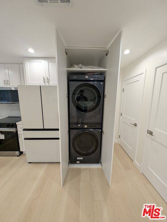 Townhouse for rent at 10623 Stanwin Ave, Mission Hills, CA 91345