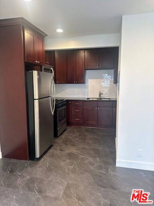 Apartment for rent at 137 S Crescent Dr #137-5, Beverly Hills, CA 90212