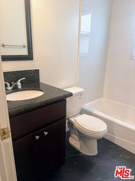 Apartment for rent at 137 S Crescent Dr #137-5, Beverly Hills, CA 90212