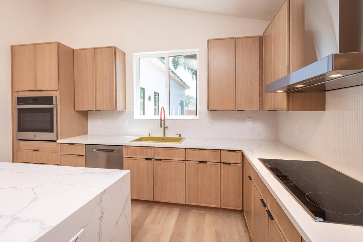 Apartment for rent at 3946 3rd Ave, Sacramento, CA 95817