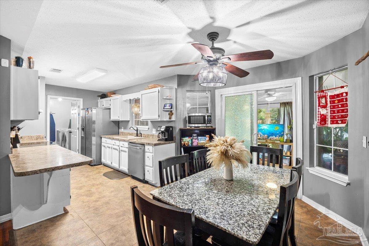 Apartment for rent at 2625 Tupelo Ave, Pensacola, FL 32526