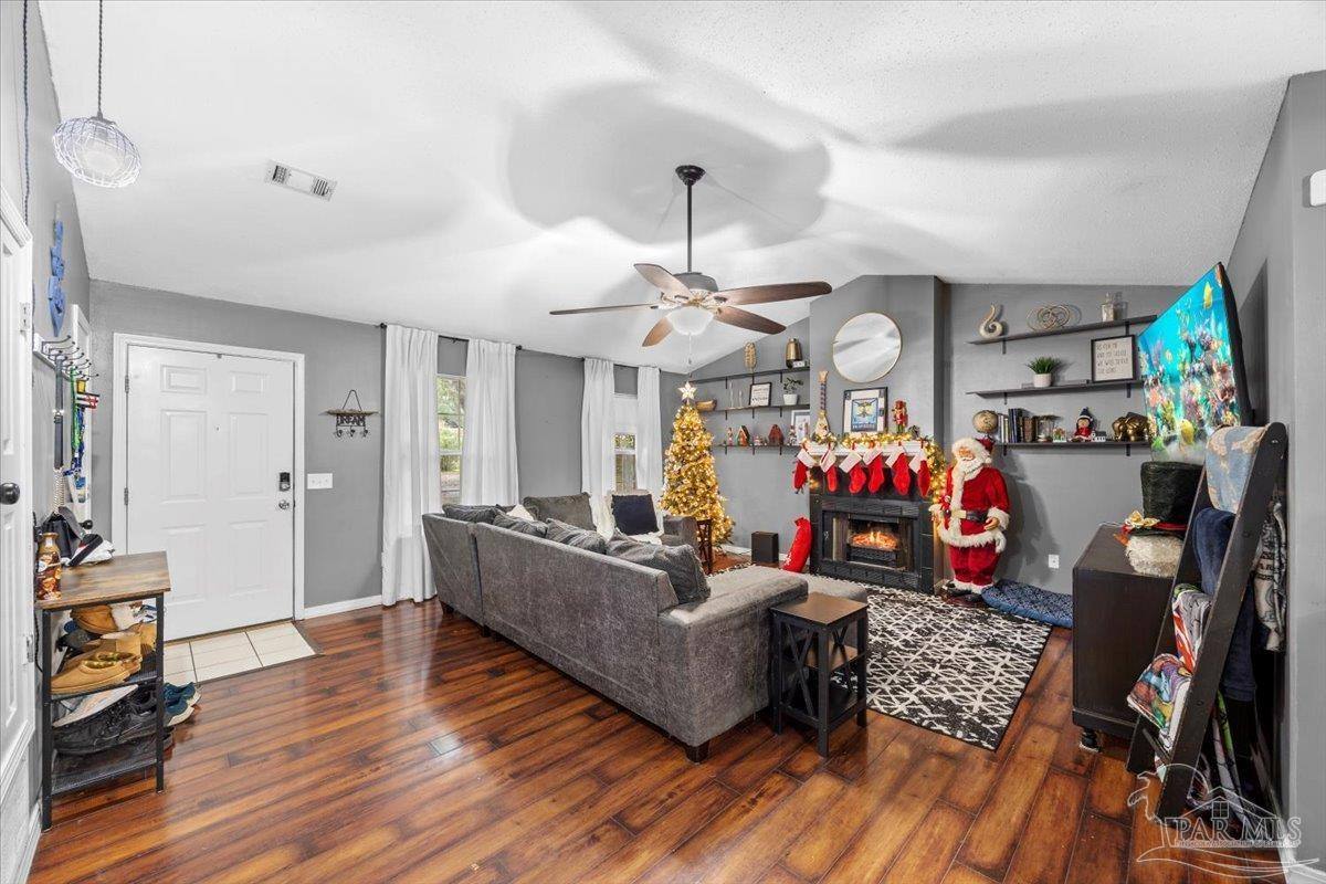 Apartment for rent at 2625 Tupelo Ave, Pensacola, FL 32526