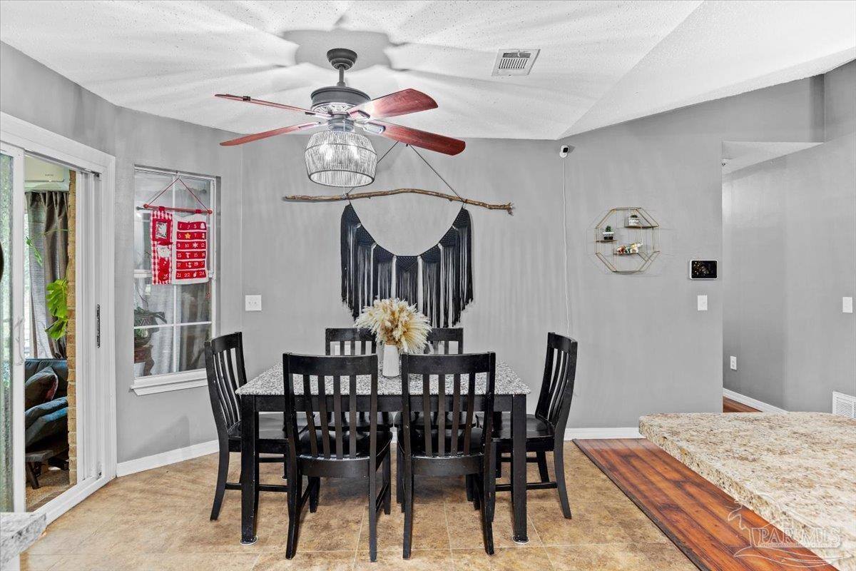 Apartment for rent at 2625 Tupelo Ave, Pensacola, FL 32526
