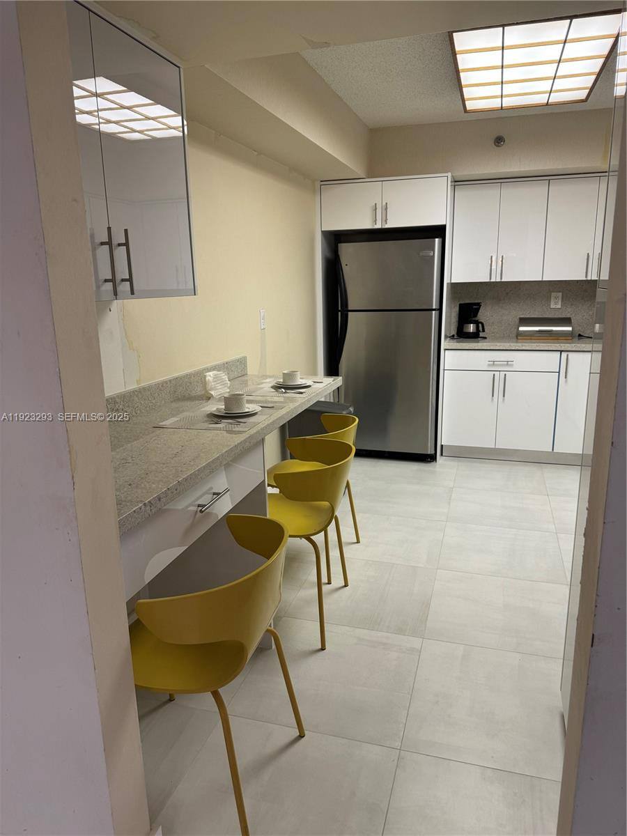 Apartment for rent at 3600 Mystic Pointe Dr #208, Miami, FL 33180