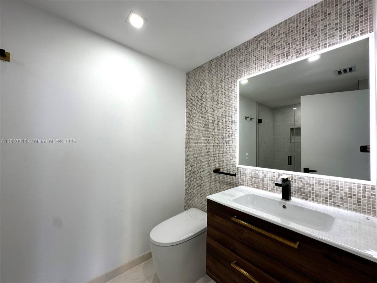 Apartment for rent at 701 Brickell Key Blvd #507, Miami, FL 33131