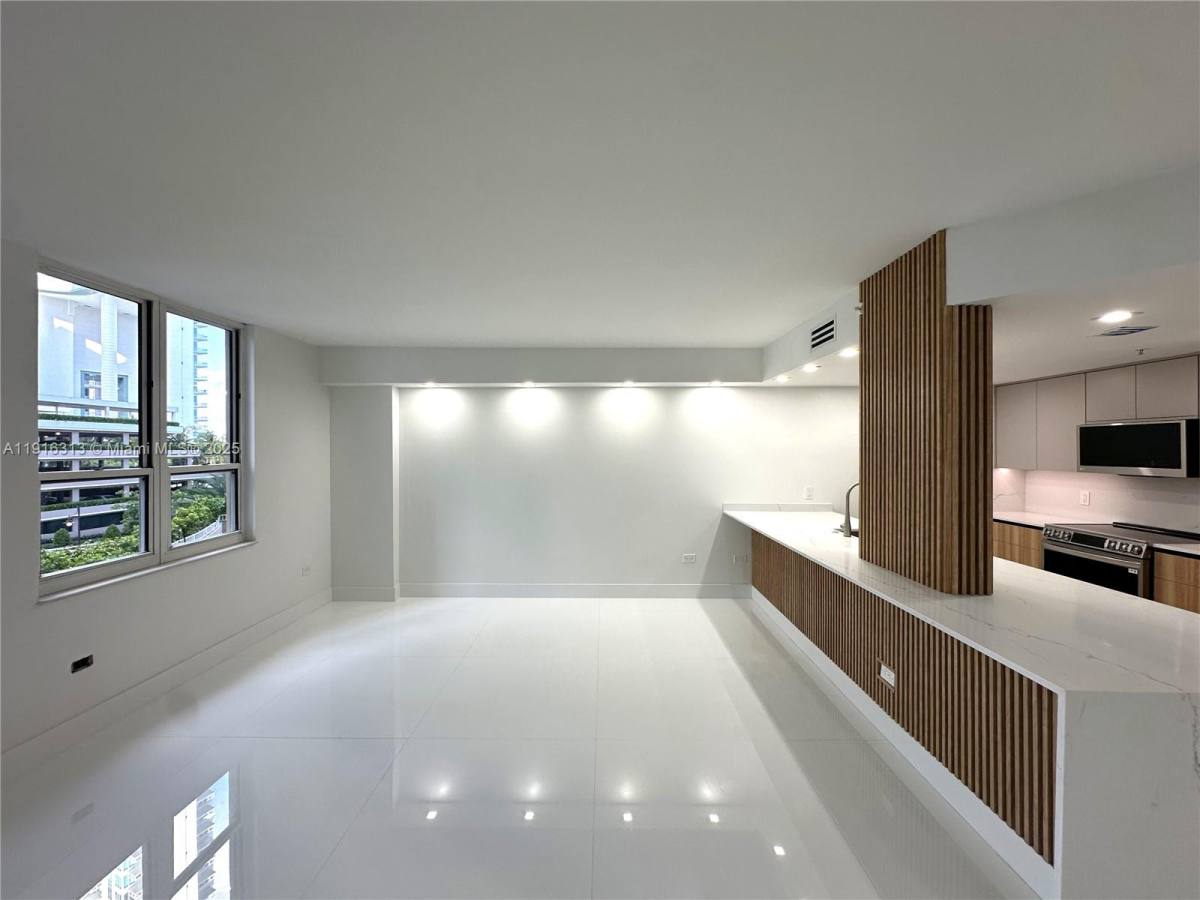 Apartment for rent at 701 Brickell Key Blvd #507, Miami, FL 33131