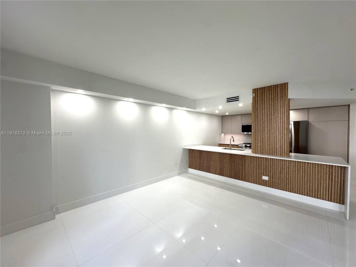 Apartment for rent at 701 Brickell Key Blvd #507, Miami, FL 33131