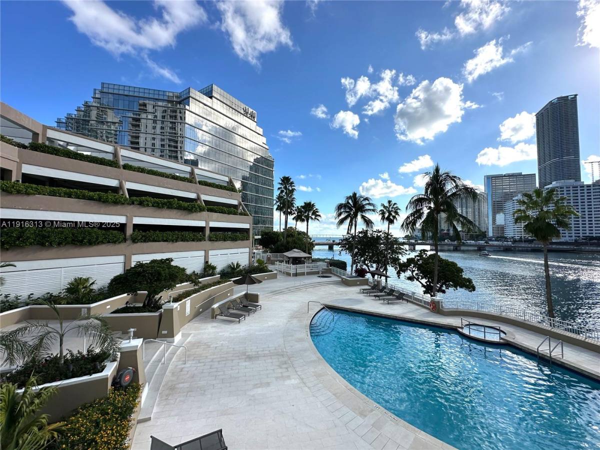 Apartment for rent at 701 Brickell Key Blvd #507, Miami, FL 33131