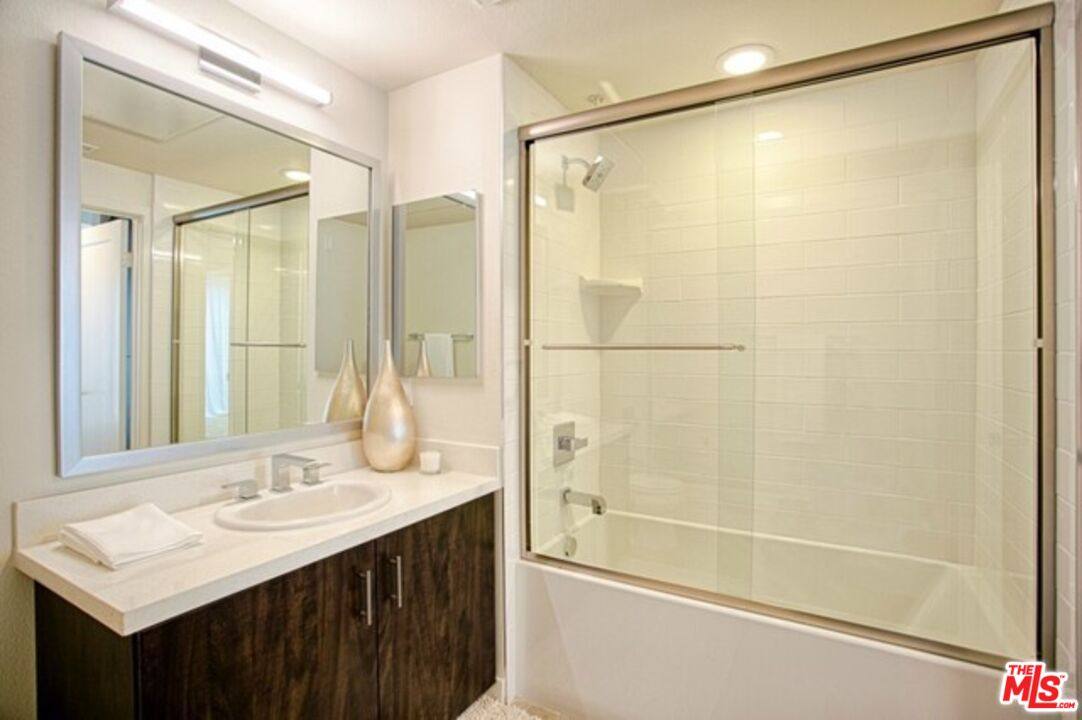 Apartment for rent at 436 S Virgil Ave #313, Los Angeles, CA 90020