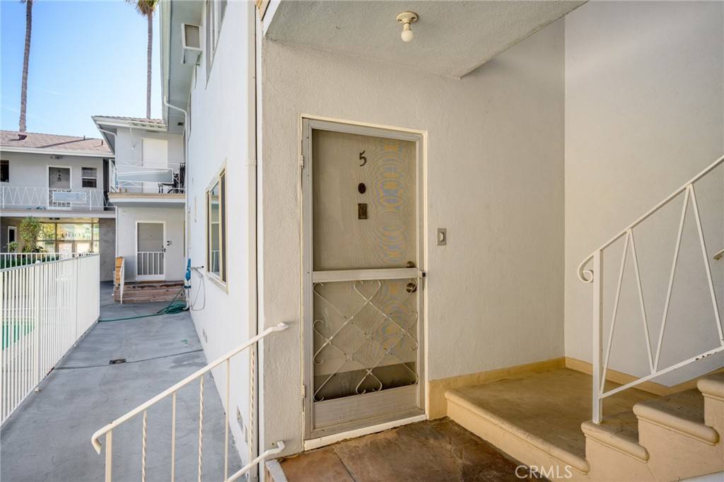Apartment for rent at 7969 Norton Ave #5, Los Angeles, CA 90046