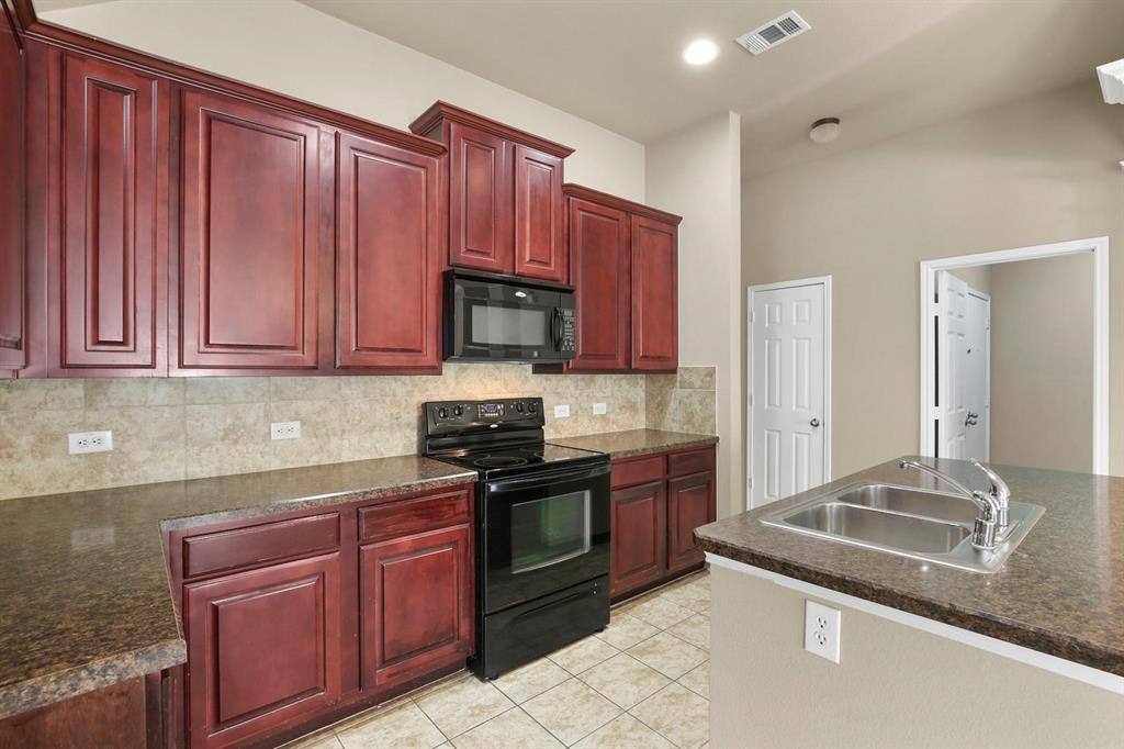 Apartment for rent at 5121 Blackwood Dr, McKinney, TX 75071