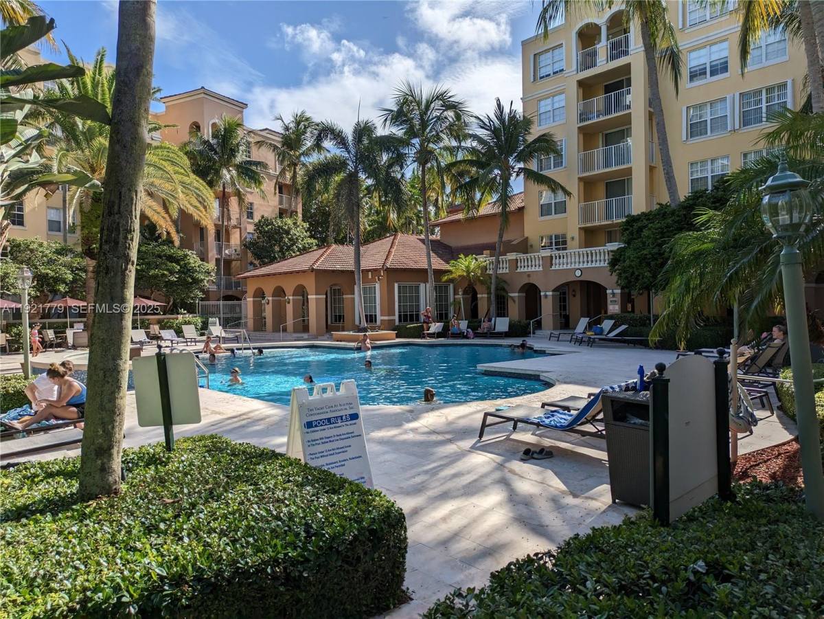 Apartment for rent at 19901 E Country Club Dr #2305, Miami, FL 33180