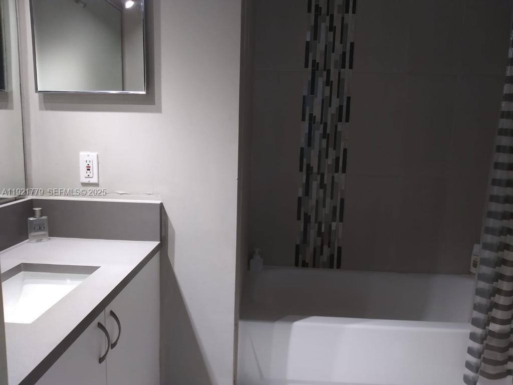 Apartment for rent at 19901 E Country Club Dr #2305, Miami, FL 33180