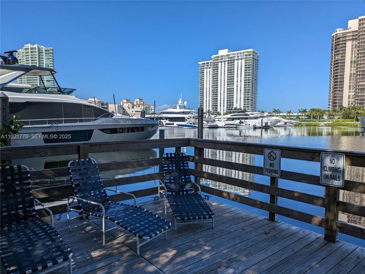 Apartment for rent at 19901 E Country Club Dr #2305, Miami, FL 33180