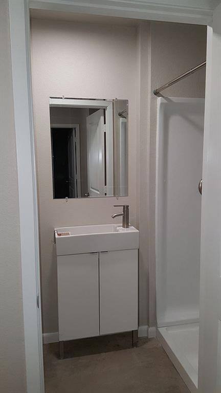 Apartment for rent at 511 Oakwood Lane #511, Arlington, TX 76012