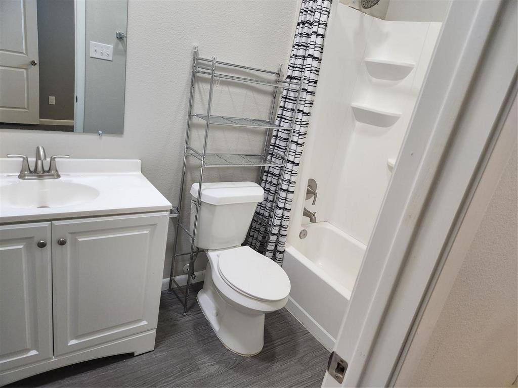Apartment for rent at 511 Oakwood Lane #511, Arlington, TX 76012