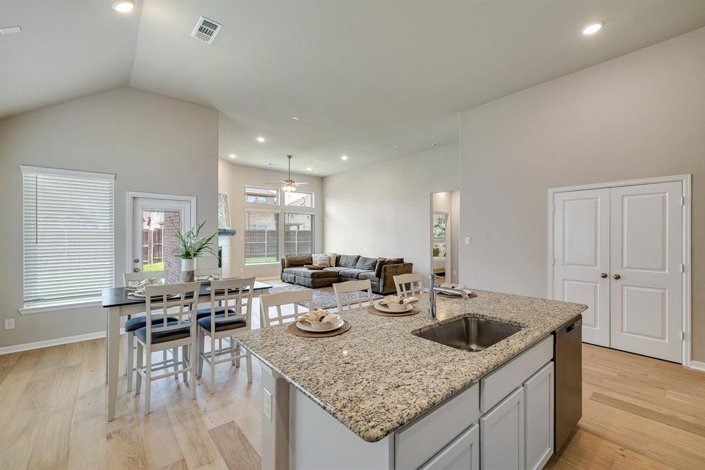 Apartment for rent at 5513 Deer Run Dr, Celina, TX 75009