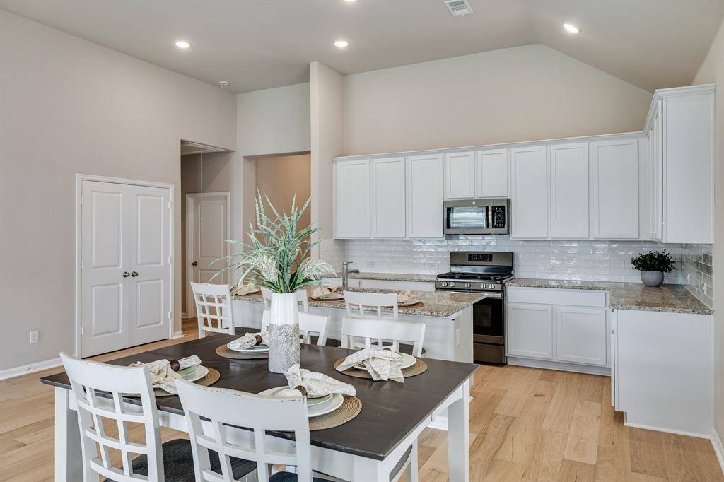 Apartment for rent at 5513 Deer Run Dr, Celina, TX 75009
