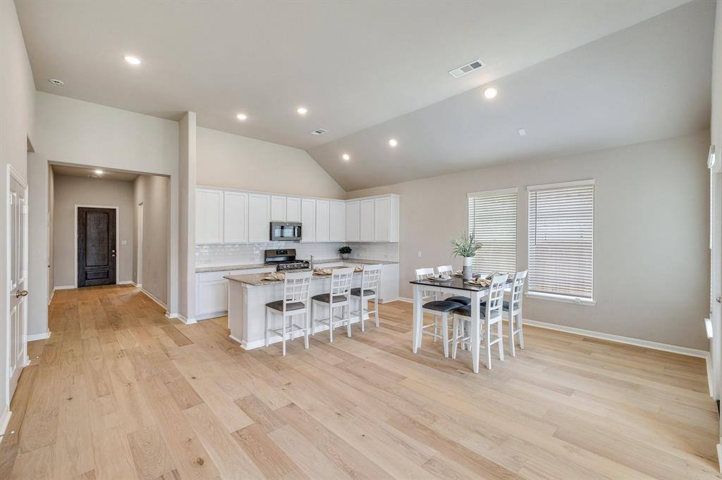 Apartment for rent at 5513 Deer Run Dr, Celina, TX 75009