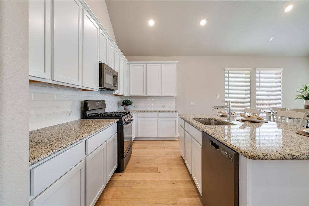 Apartment for rent at 5513 Deer Run Dr, Celina, TX 75009