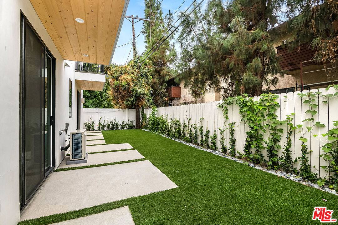 Townhouse for rent at 5321 Ben Ave #3, Valley Village, CA 91607
