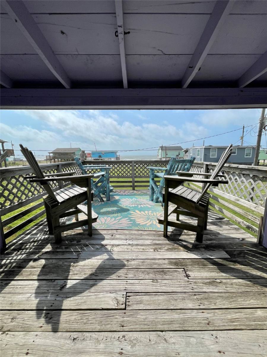 Apartment for rent at 1111 Surf Dr, Freeport, TX 77541