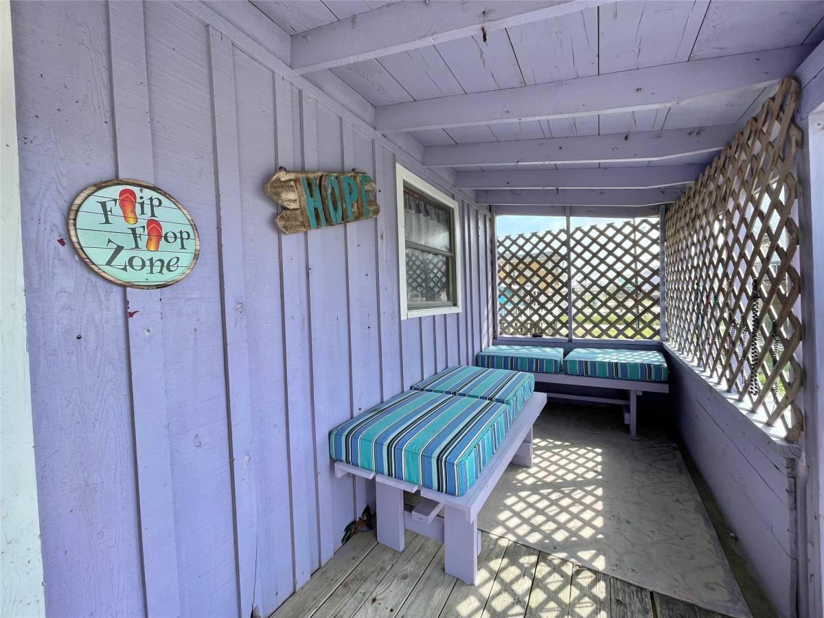 Apartment for rent at 1111 Surf Dr, Freeport, TX 77541