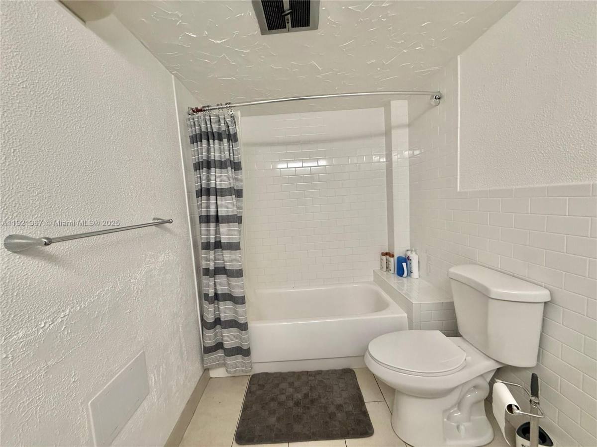 Apartment for rent at 1670 NE 191st St #1153, Miami, FL 33179