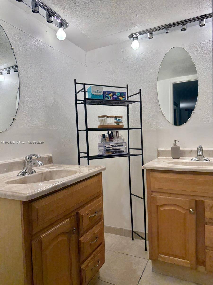 Apartment for rent at 1670 NE 191st St #1153, Miami, FL 33179