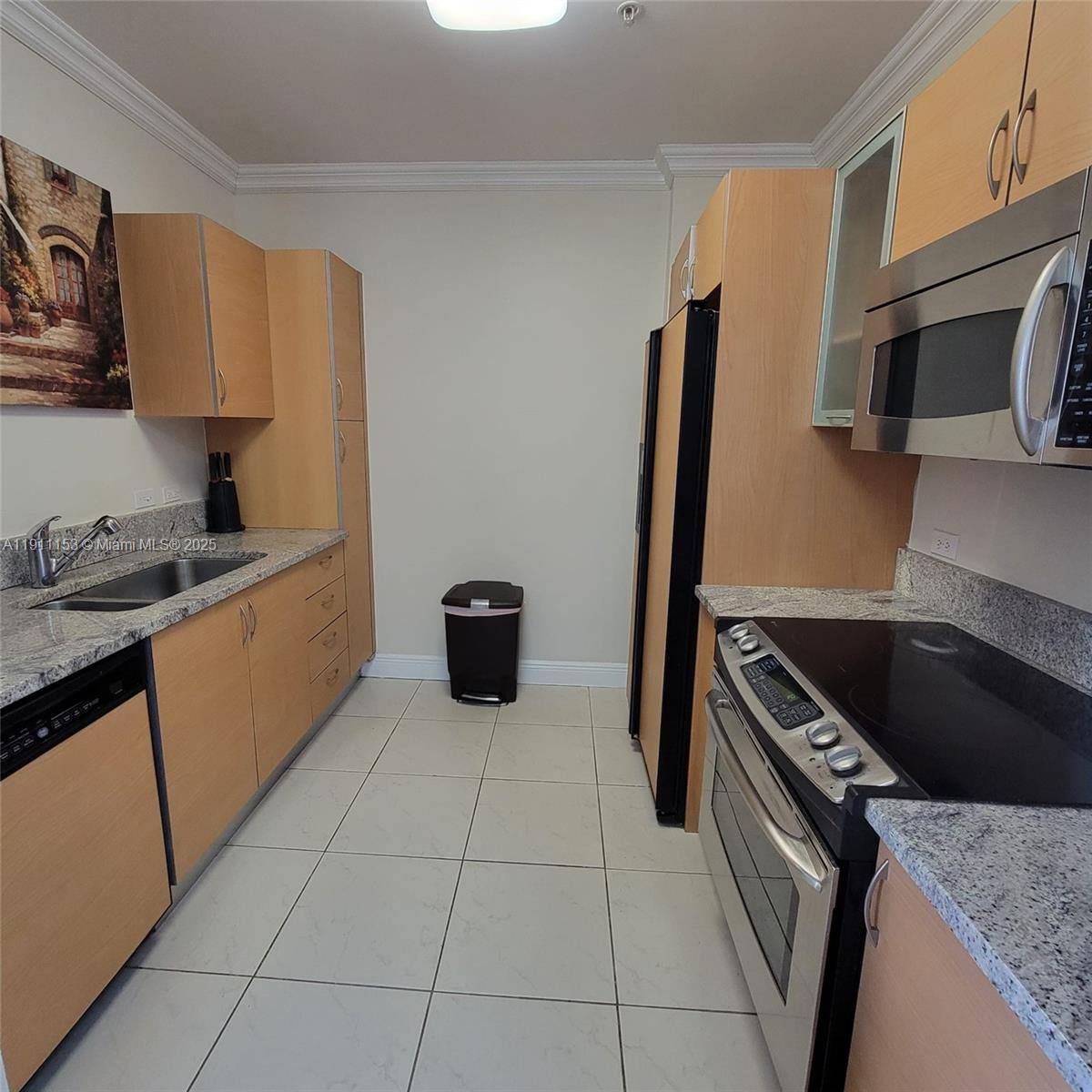 Apartment for rent at 2775 NE 187th St #2775PH22, Miami, FL 33180