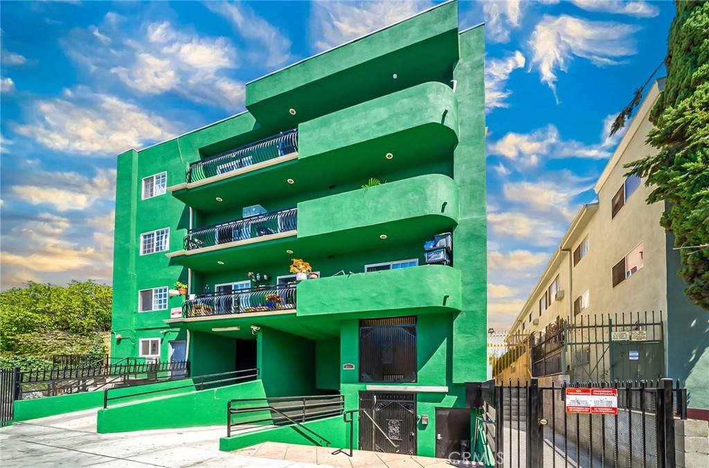 Apartment for rent at 316 S New Hampshire Ave #307, Los Angeles, CA 90020