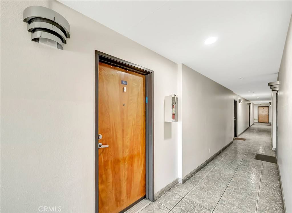 Apartment for rent at 316 S New Hampshire Ave #307, Los Angeles, CA 90020