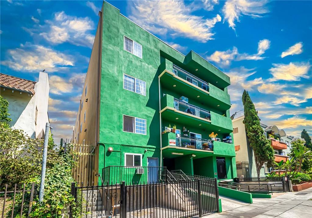 Apartment for rent at 316 S New Hampshire Ave #307, Los Angeles, CA 90020