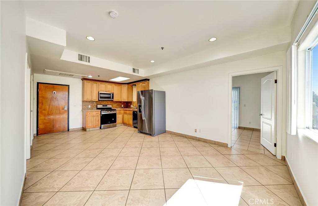 Apartment for rent at 316 S New Hampshire Ave #307, Los Angeles, CA 90020