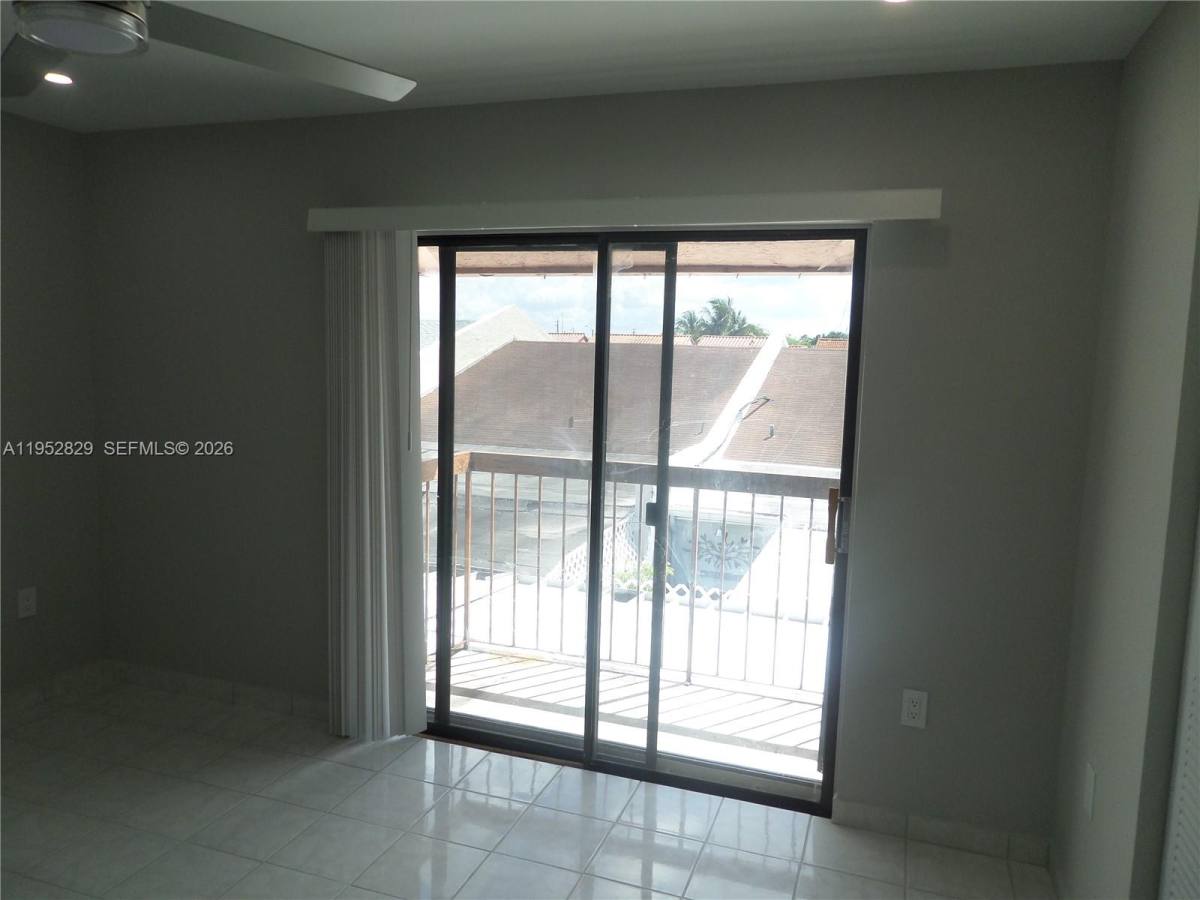 Apartment for rent at 2154 W 60th St #12215, Hialeah, FL 33016